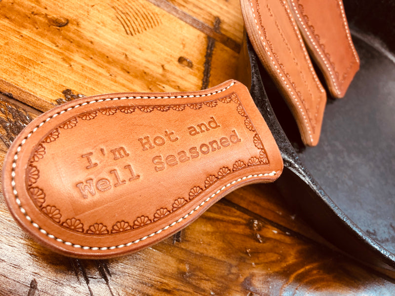 Personalized Fitted Cast Iron Skillet Handle Cover in Horween Leather –  Custom Leather and Pen